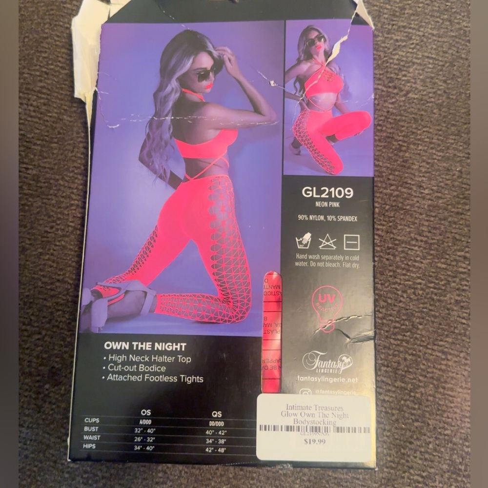 Black light outfit